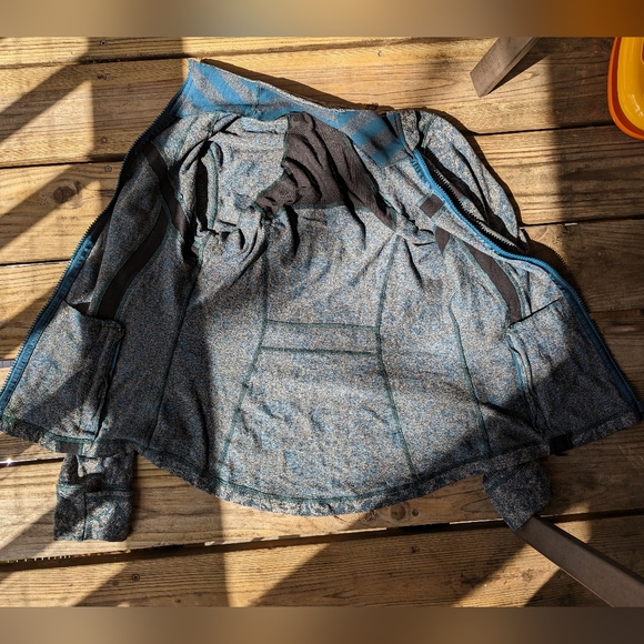 lululemon 2012 Define Brushed Alberta - Picture 2 of 7